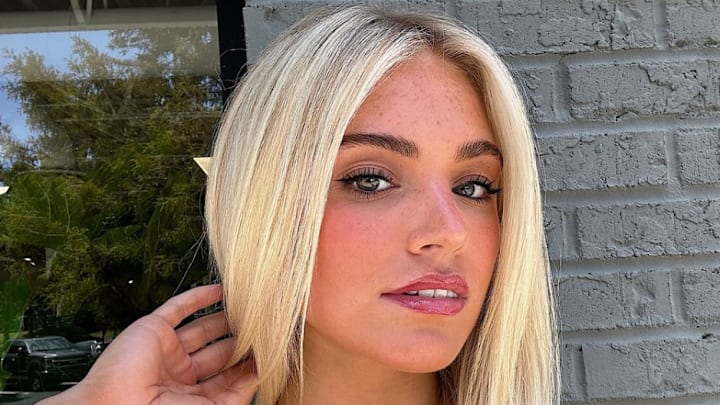 University of Alabama cheerleader Lily Garofalo promotes her Passes account on Instagram. University of Alabama cheerleader Lily Garofalo promotes her Passes account on Instagram.