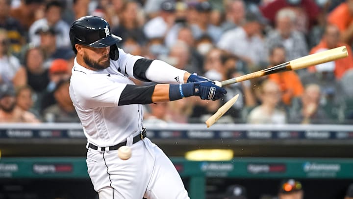 Renato Núñez, que jugó con Detroit, recibe e los Tiburones