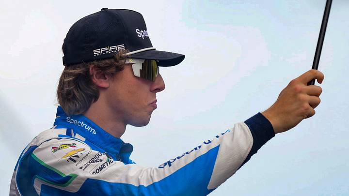 Sep 6, 2026; Darlington, South Carolina, USA; Spire Motorsports driver Carson Hocevar (77) reacts to the crowd during pre-race activities before the Southern 500 at Darlington Raceway. Jim Dedmon-Imagn Images Sep 6, 2026; Darlington, South Carolina, USA; Spire Motorsports driver Carson Hocevar (77) reacts to the crowd during pre-race activities before the Southern 500 at Darlington Raceway. Jim Dedmon-Imagn Images