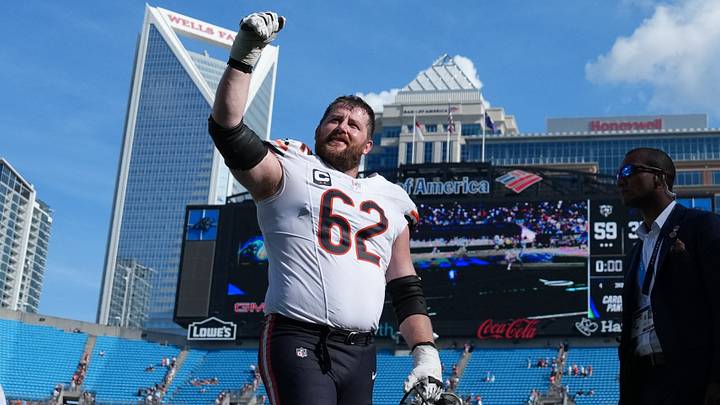 Bears guard Joe Thuney leaves the field after the season-opening win over Carolina.