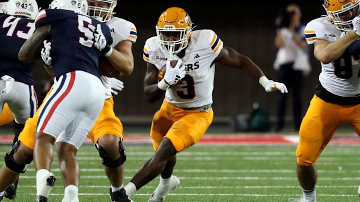 Deion Hankins carries for UTEP against Arizona. Hankins is a post-draft add-on for the Bears. Deion Hankins carries for UTEP against Arizona. Hankins is a post-draft add-on for the Bears.