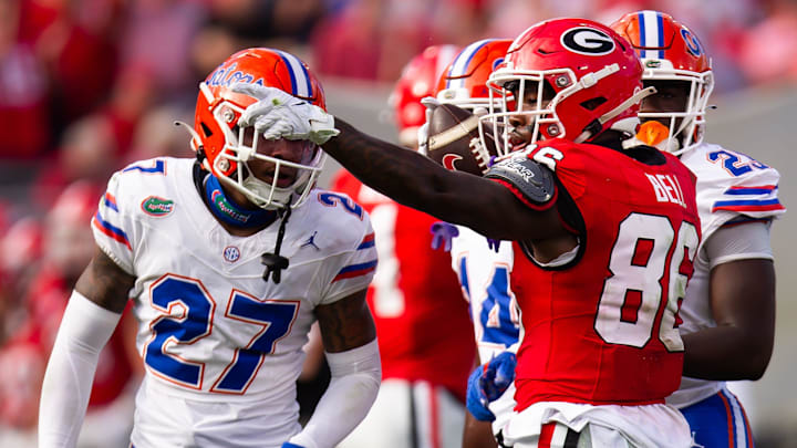 Georgia Bulldogs wide receiver Dillon Bell (86) signals a first down during the first half at EverBank Stadium in Jacksonville, FL on Saturday, November 2, 2024. [Doug Engle/Gainesville Sun]