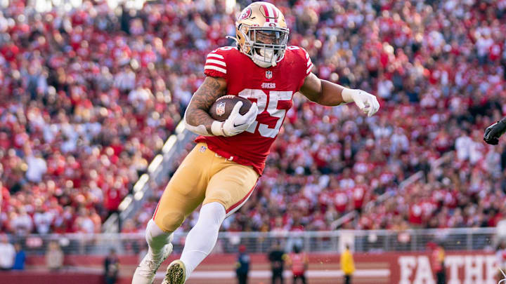 San Francisco 49ers running back Elijah Mitchell (25)