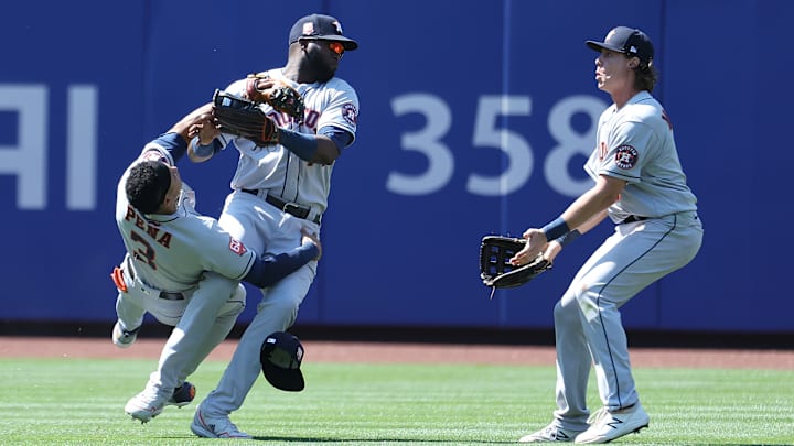 Yordan Álvarez y Jeremy Peña abandonaron el juego de los Astros en el octavo inning por un fuerte choque 