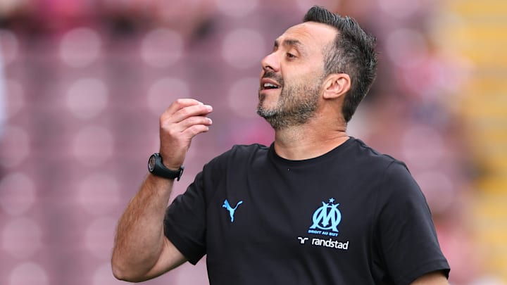 Roberto De Zerbi est au centre de la nouvelle parodie de Julien Cazarre.