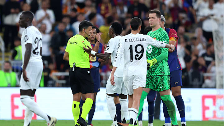 Real Madrid v FC Barcelona: Spanish Super Cup