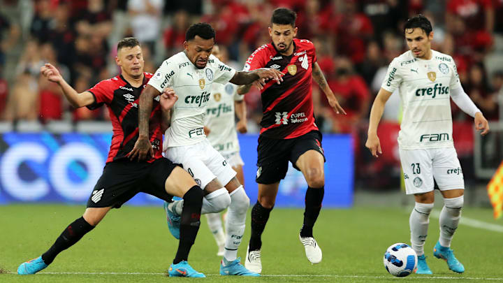 Após empate em 2 a 2 na ida, Verdão e Furacão protagonizam decisão com cara de jogo único Após empate em 2 a 2 na ida, Verdão e Furacão protagonizam decisão com cara de jogo único