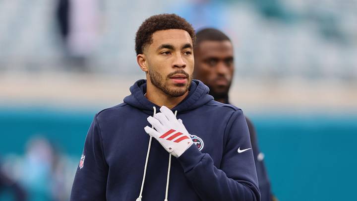 Jan 4, 2026; Jacksonville, Florida, USA; Tennessee Titans wide receiver Chimere Dike (17) warms up before the game against the Jacksonville Jaguars at EverBank Stadium. Mandatory Credit: Morgan Tencza-Imagn Images Jan 4, 2026; Jacksonville, Florida, USA; Tennessee Titans wide receiver Chimere Dike (17) warms up before the game against the Jacksonville Jaguars at EverBank Stadium. Mandatory Credit: Morgan Tencza-Imagn Images
