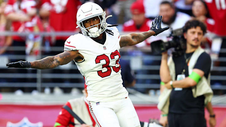 Dec 17, 2023; Glendale, Arizona, USA; Arizona Cardinals cornerback Antonio Hamilton Sr. (33)