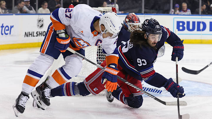 New York Islanders v New York Rangers
