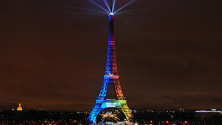 La Tour Eiffel est mise en valeur. La Tour Eiffel est mise en valeur.