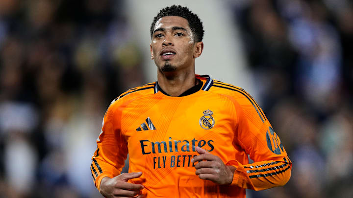 Jude Bellingham est titulaire au Real Madrid. Jude Bellingham est titulaire au Real Madrid.