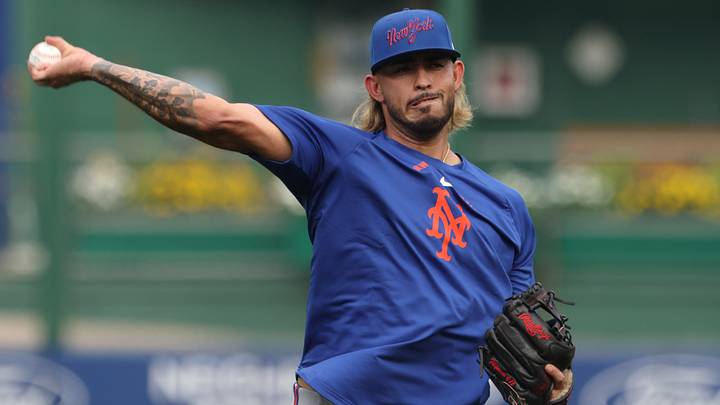 Aug 8, 2026: New York Mets infielder Gabriel Arias (25) warms up before the game against the Pittsburgh Pirates at PNC Park. Credit: Charles LeClaire-Imagn Images