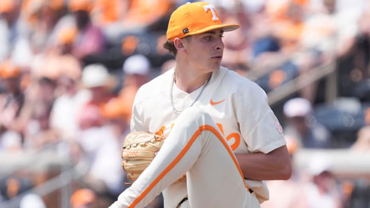 Tennessee's Tegan Kuhns (21) pitches against Kentucky during the NCAA college baseball game on April 20, 2025, in Knoxville, Tenn.
