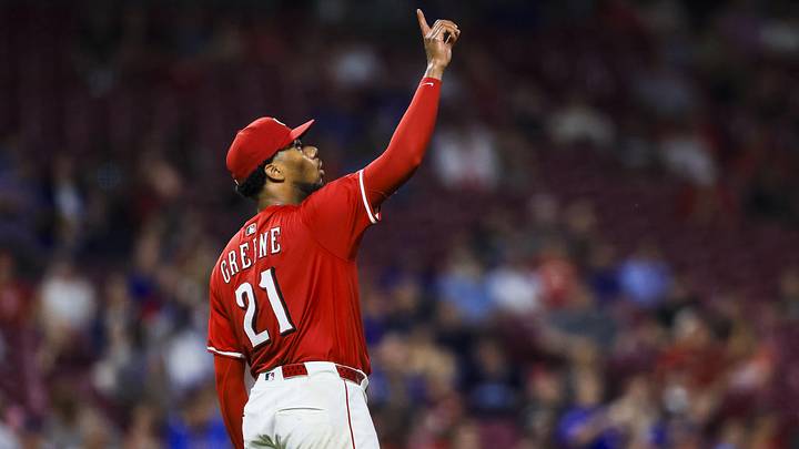Sep 18, 2025; Cincinnati, Ohio, USA; Cincinnati Reds starting pitcher Hunter Greene (21) reacts after a ball is popped up in the ninth inning against the Chicago Cubs at Great American Ball Park. Mandatory Credit: Katie Stratman-Imagn Images Sep 18, 2025; Cincinnati, Ohio, USA; Cincinnati Reds starting pitcher Hunter Greene (21) reacts after a ball is popped up in the ninth inning against the Chicago Cubs at Great American Ball Park. Mandatory Credit: Katie Stratman-Imagn Images