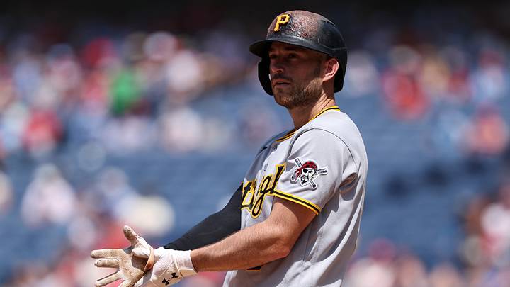 Jul 2, 2026; Philadelphia, Pennsylvania, USA; Pittsburgh Pirates second baseman Brandon Lowe (5) prepares to bat against the Philadelphia Phillies during the seventh inning at Citizens Bank Park. Mandatory Credit: Bill Streicher-Imagn Images Jul 2, 2026; Philadelphia, Pennsylvania, USA; Pittsburgh Pirates second baseman Brandon Lowe (5) prepares to bat against the Philadelphia Phillies during the seventh inning at Citizens Bank Park. Mandatory Credit: Bill Streicher-Imagn Images