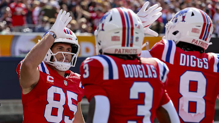 New England Patriots tight end Hunter Henry (85) after scoring a touchdown.