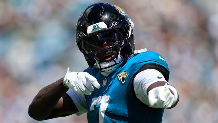 Jacksonville Jaguars wide receiver Brian Thomas Jr. (7) signals a first down after a reception during the first quarter of an NFL football matchup at EverBank Stadium on Sunday, Sept. 13, 2026, in Jacksonville, Fla. The Jaguars defeated the Browns 34-10. [Corey Perrine/Florida Times-Union]