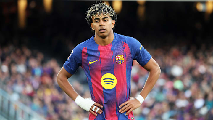 Lamine Yamal et le FC Barcelone affrontent le Rayo Vallecano en Liga Lamine Yamal et le FC Barcelone affrontent le Rayo Vallecano en Liga