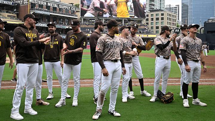 Sep 27, 2026; San Diego, California, USA; San Diego Padres players acknowledge the fans after the Padres beat the Diamondbacks at Petco Park. Mandatory Credit: Denis Poroy-Imagn Images Sep 27, 2026; San Diego, California, USA; San Diego Padres players acknowledge the fans after the Padres beat the Diamondbacks at Petco Park. Mandatory Credit: Denis Poroy-Imagn Images