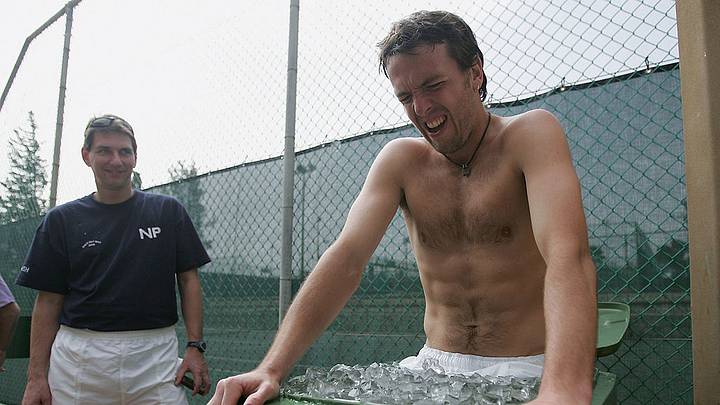 La crioterapia se ha hecho muy popular entre los deportistas por sus beneficios de recuperación. Aqui, Lee Childs, tenista británico, en sesión La crioterapia se ha hecho muy popular entre los deportistas por sus beneficios de recuperación. Aqui, Lee Childs, tenista británico, en sesión