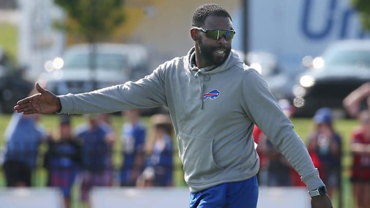 Bills cornerback coach Jahmile Addae talks with players during day three of the Buffalo Bills training camp at St. John Fisher University in Pittsford, Friday, July 26, 2024.