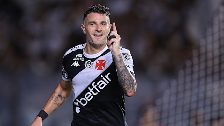 Vegetti é o principal nome do ataque do Vasco 