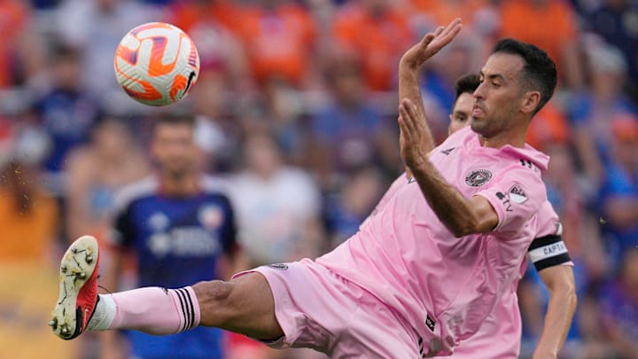 Inter Miami midfielder Sergio Busquets eyes an outlet in the Herons' win over FC Cincinnati in the U.S. Open Cup semifinals.