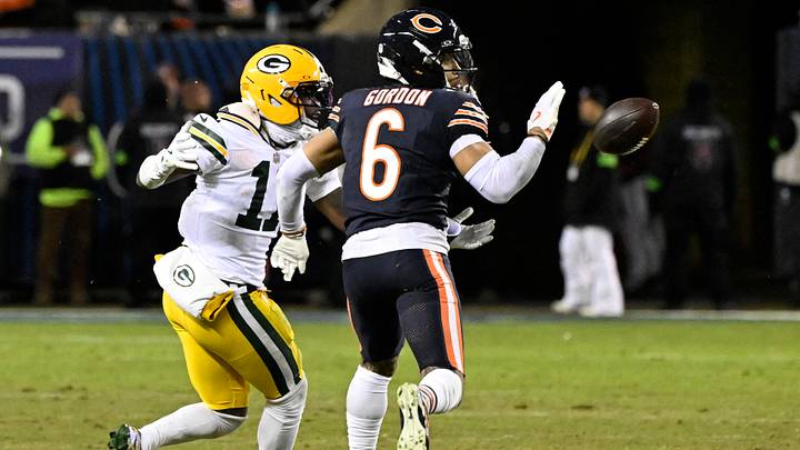 Chicago Bears CB Kyler Gordon breaks up a pass to Green Bay Packers WR Jayden Reed. Mandatory Credit: Matt Marton-Imagn Images