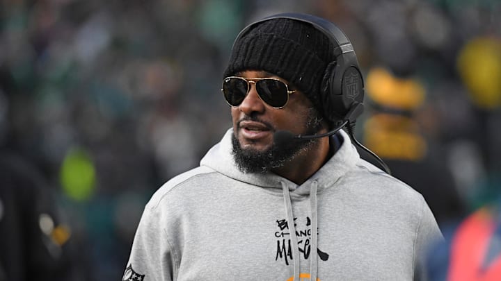Dec 15, 2024; Philadelphia, Pennsylvania, USA; Pittsburgh Steelers head coach Mike Tomlin on the sidelines against the Philadelphia Eagles at Lincoln Financial Field. Mandatory Credit: Eric Hartline-Imagn Images