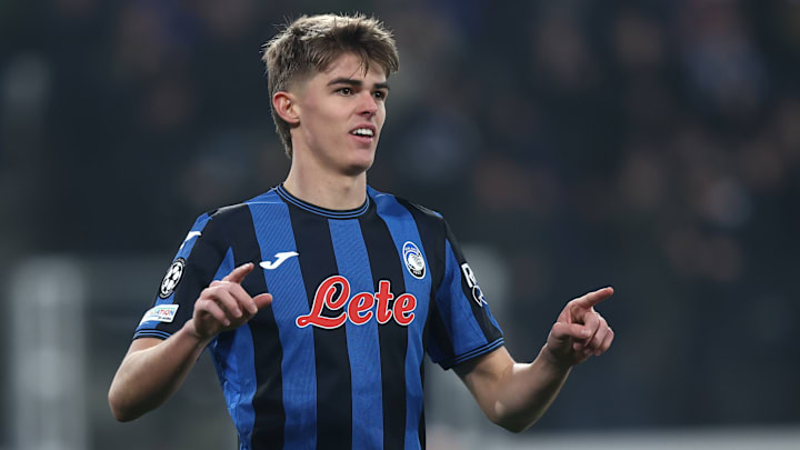 O atacante belga Charles De Ketelaere vai encarar o clube onde foi revelado