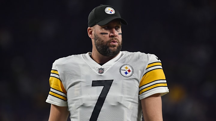 Dec 9, 2021; Minneapolis, Minnesota, USA; Pittsburgh Steelers quarterback Ben Roethlisberger (7) in action against the Minnesota Vikings at U.S. Bank Stadium. Mandatory Credit: Jeffrey Becker-Imagn Images