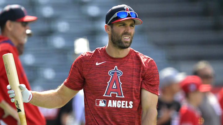 May 26, 2025; Anaheim, California, USA;  Los Angeles Angels center fielder Chris Taylor (33) takes batting practice prior to the game against the New York Yankees at Angel Stadium. Mandatory Credit: Jayne Kamin-Oncea-Imagn Images