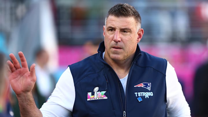 New England Patriots head coach Mike Vrabel walks on field before Super Bowl LX against the Seattle Seahawks at Levi's Stadium.