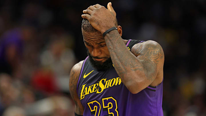 LeBron James no jugó el último encuentro de Los Angeles Lakers por lesión en el pie