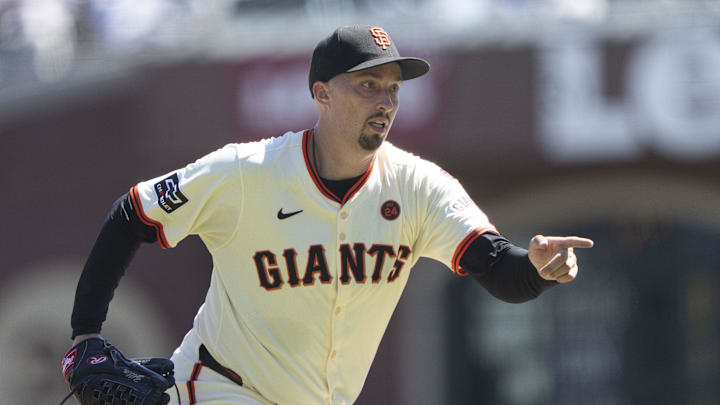Sep 5, 2024; San Francisco, California, USA;  San Francisco Giants pitcher Blake Snell (7) signals to the catcher during the first inning against the Arizona Diamondbacks at Oracle Park. 