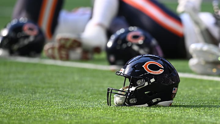 Nov 16, 2025; Minneapolis, Minnesota, USA; A Chicago Bears helmet sits on the field prior to a game against the Minnesota Vikings at U.S. Bank Stadium. Mandatory Credit: Jeffrey Becker-Imagn Images Nov 16, 2025; Minneapolis, Minnesota, USA; A Chicago Bears helmet sits on the field prior to a game against the Minnesota Vikings at U.S. Bank Stadium. Mandatory Credit: Jeffrey Becker-Imagn Images