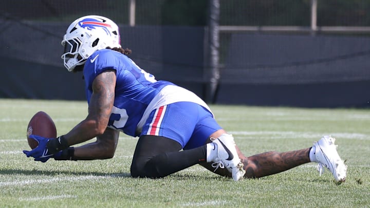 Bills linebacker Shaq Thompson makes a diving catch during position drills during day six of Buffalo Bills training camp at St. John Fisher University Tuesday, July 29, 2025 in Pittsford, NY.