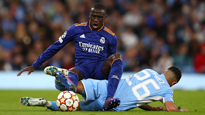 Mendy llega a la cifra rendonda con el conjunto blanco Mendy llega a la cifra rendonda con el conjunto blanco