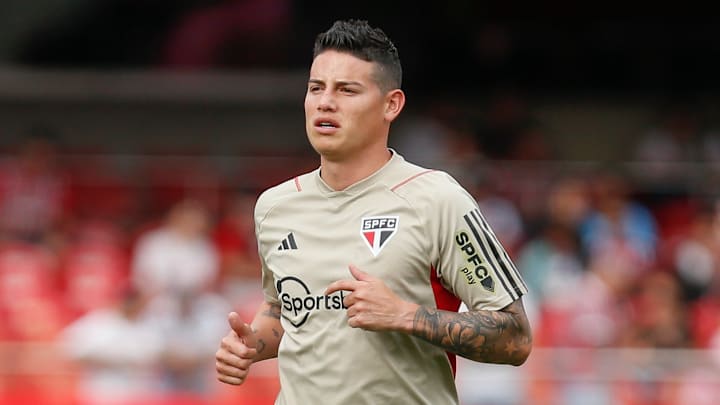 James Rodríguez deve sair jogando entre os titulares