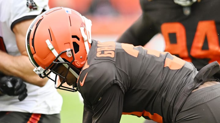 Nov 27, 2022; Cleveland, Ohio, USA; Cleveland Browns cornerback Thomas Graham Jr. (31) tackles Tampa Bay Buccaneers wide receiver Chris Godwin (14) during the second half at FirstEnergy Stadium. Mandatory Credit: Ken Blaze-Imagn Images Nov 27, 2022; Cleveland, Ohio, USA; Cleveland Browns cornerback Thomas Graham Jr. (31) tackles Tampa Bay Buccaneers wide receiver Chris Godwin (14) during the second half at FirstEnergy Stadium. Mandatory Credit: Ken Blaze-Imagn Images