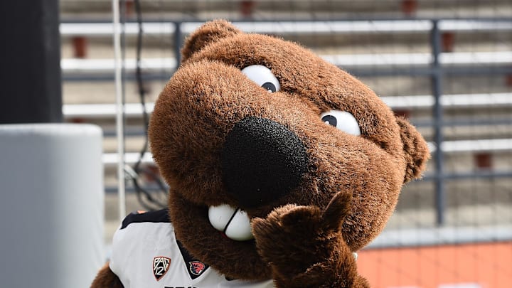 Oct 9, 2021; Pullman, Washington, USA; Oregon State Beavers mascot Benny poses for a photo during a game against the Washington State Cougars in the first half at Gesa Field at Martin Stadium. Mandatory Credit: James Snook-Imagn Images Oct 9, 2021; Pullman, Washington, USA; Oregon State Beavers mascot Benny poses for a photo during a game against the Washington State Cougars in the first half at Gesa Field at Martin Stadium. Mandatory Credit: James Snook-Imagn Images