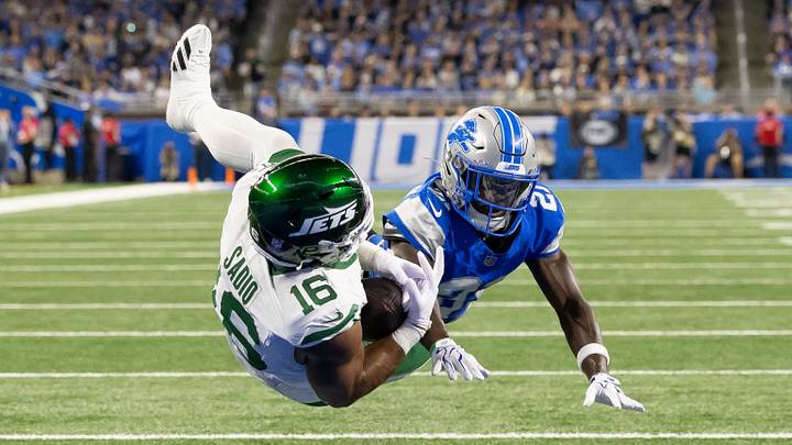 Jets tight end Kenyon Sadiq caught his first touchdown of the season against the Lions on Sunday.