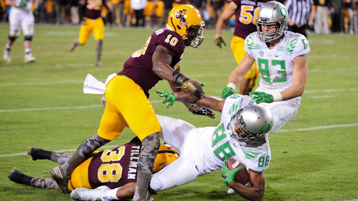 The last effective big receiver in the Oregon aerial attack was 6-5 Dwayne Stanford. His overtime catch won a thriller at Arizona State in 2015, a desperation heave from Vernon Adams.