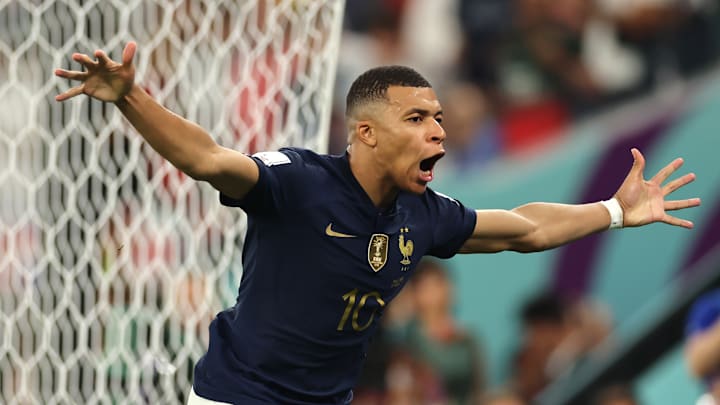 Mbappé a inscrit un doublé face au Danemark Mbappé a inscrit un doublé face au Danemark