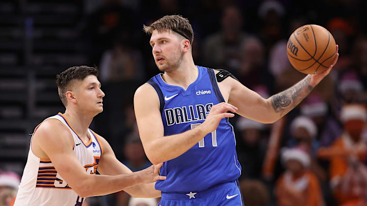 Dallas Mavericks v Phoenix Suns