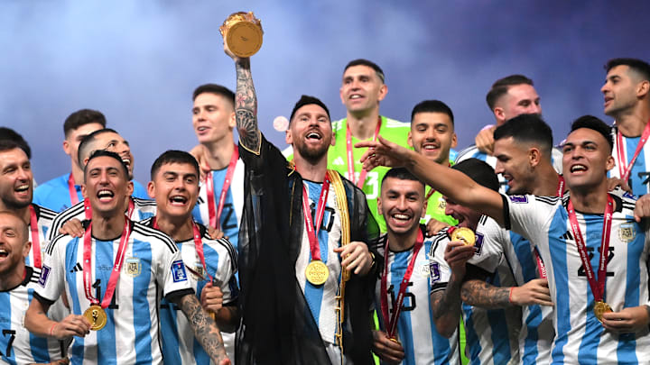Lionel Messi levantó la Copa del Mundo en Qatar