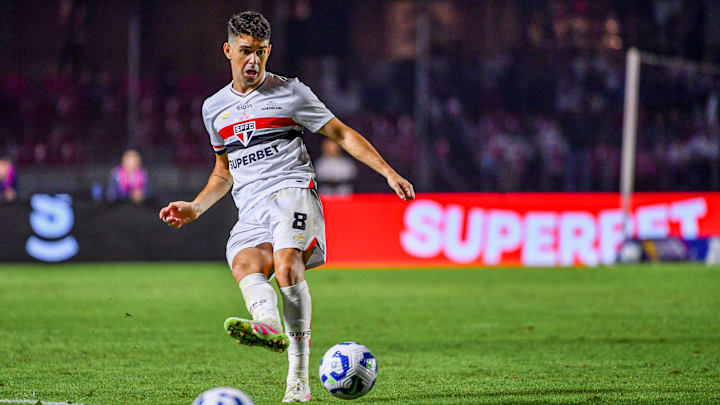 Oscar e São Paulo chegam a um acordo para rescisão contratual