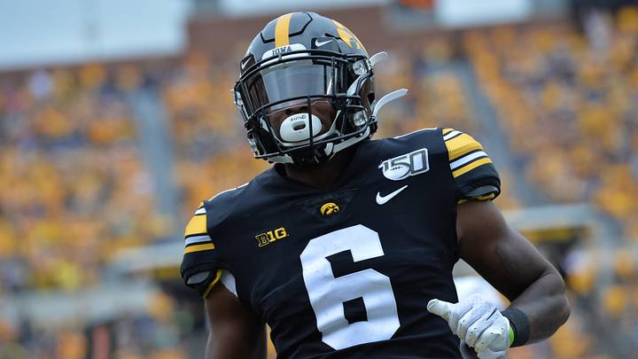 Sep 28, 2019; Iowa City, IA, USA; Iowa Hawkeyes wide receiver Ihmir Smith-Marsette (6) in action against the Middle Tennessee Blue Raiders during the second quarter at Kinnick Stadium. Mandatory Credit: Jeffrey Becker-Imagn Images Sep 28, 2019; Iowa City, IA, USA; Iowa Hawkeyes wide receiver Ihmir Smith-Marsette (6) in action against the Middle Tennessee Blue Raiders during the second quarter at Kinnick Stadium. Mandatory Credit: Jeffrey Becker-Imagn Images