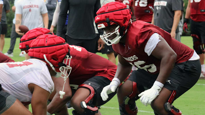 Oklahoma offensive tackle Michael Fasusi